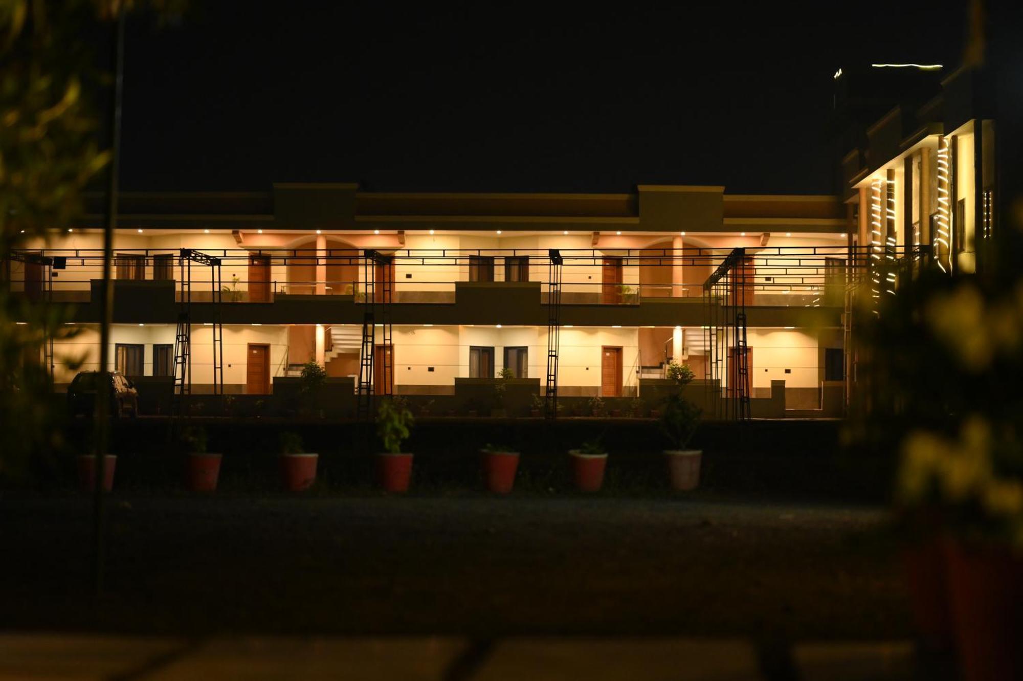 Krishnam Resort Jabalpur Zewnętrze zdjęcie