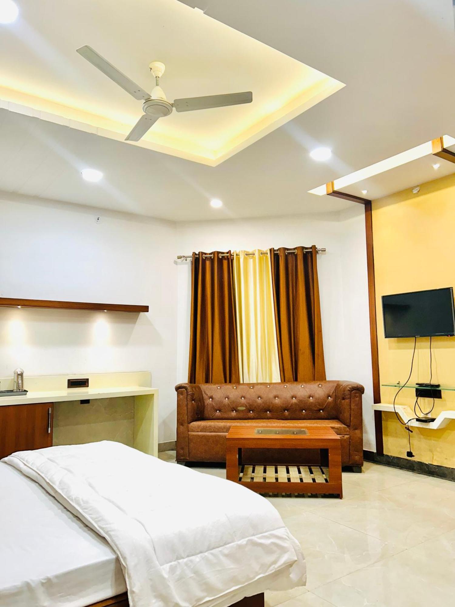 Krishnam Resort Jabalpur Zewnętrze zdjęcie